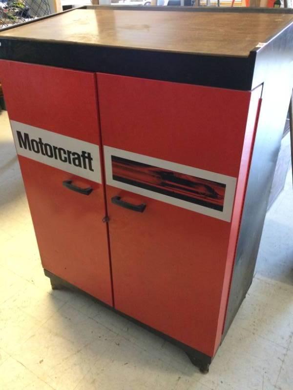 lot 103 image: Motorcraft Metal Shop Desk