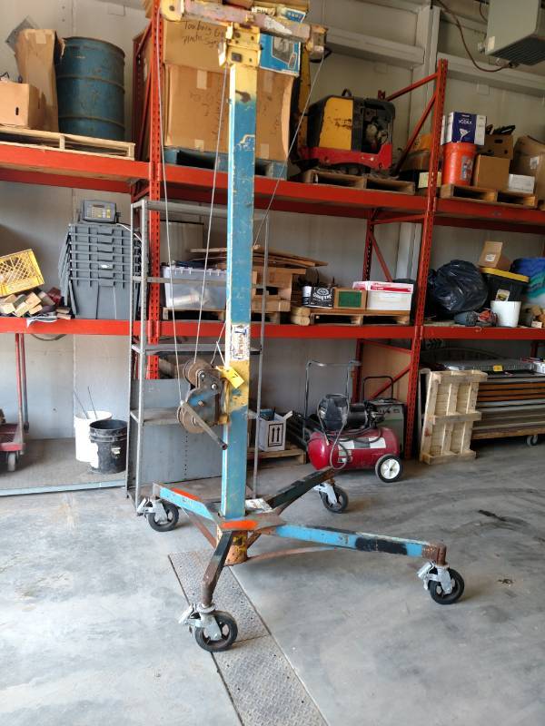lot 7 image: Sumner Roustabout Model 2250 Materi...