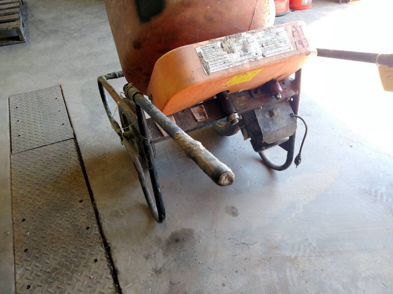 lot 10 image: Kushlan 350 Series Electric Cement ...
