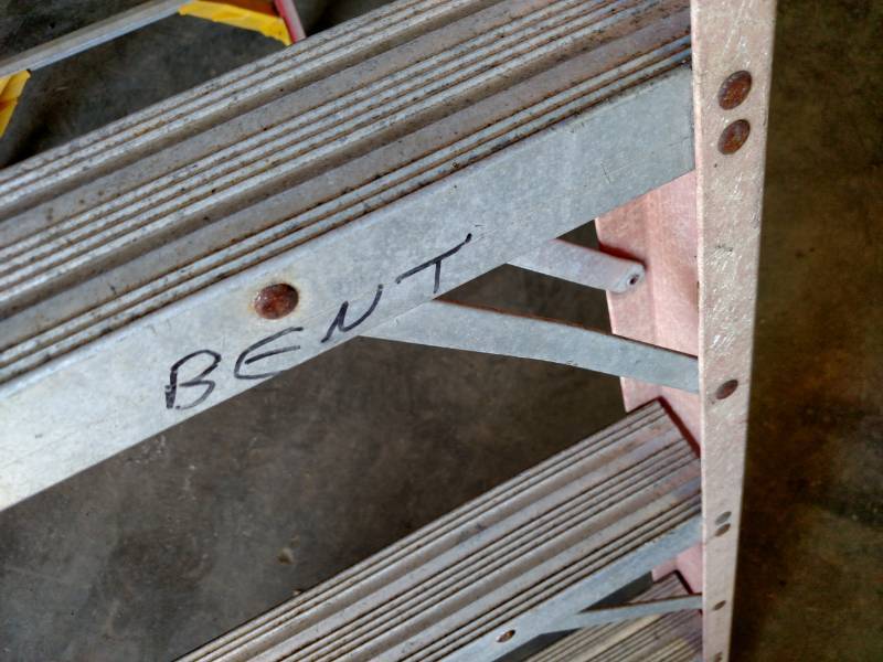 lot 26 image: Werner 8 Fiberglass Step Ladder...