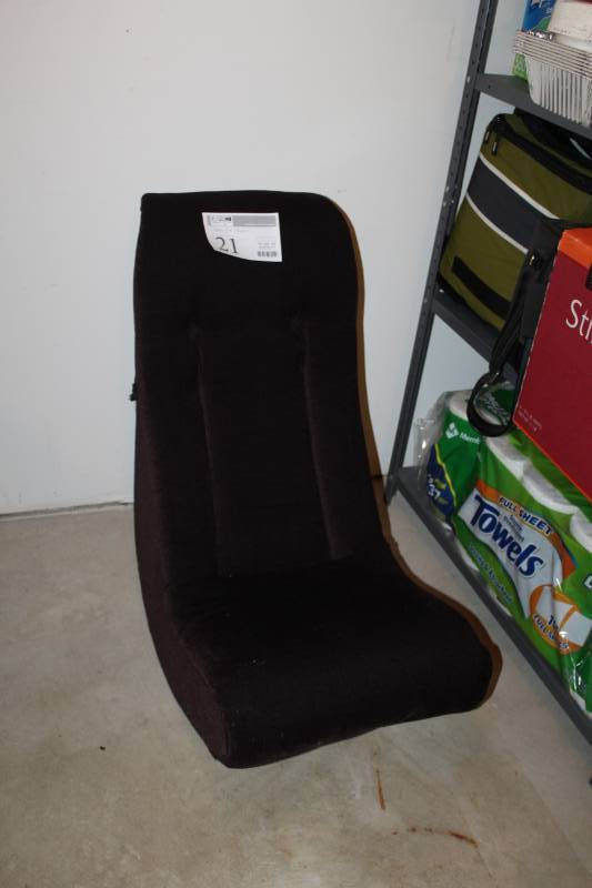 lot 21 image: Gaming ChairRocker