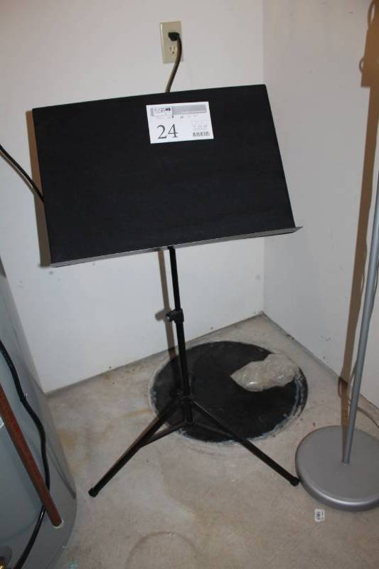 lot 24 image: Music Stand
