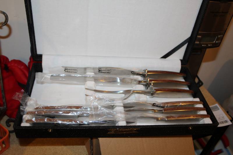 lot 25 image: Samurai Steak Knife and Carving Knife Set with Case