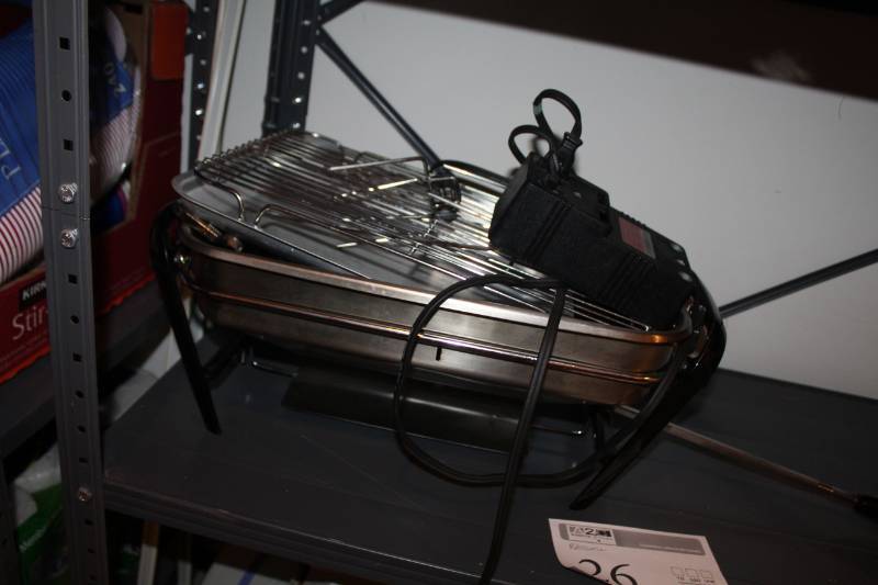lot 26 image: Farberware Electric Open Hearth Brolier Rotissorie
