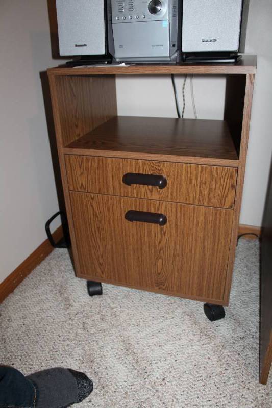 lot 33 image: Rolling Wood Side Table with 2-Drawers and Single Shelf