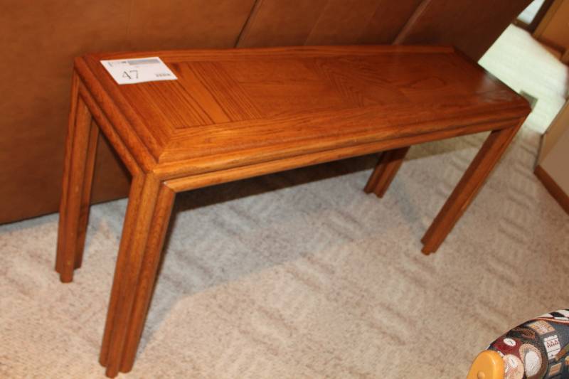 lot 47 image: Wood Entry Table