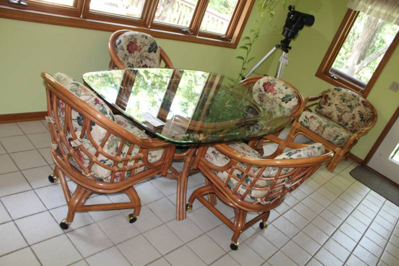 lot 17 image: Glass-Top Table, 6-Rolling Chairs, Sofa, Arm Chair, Side Table, Plant