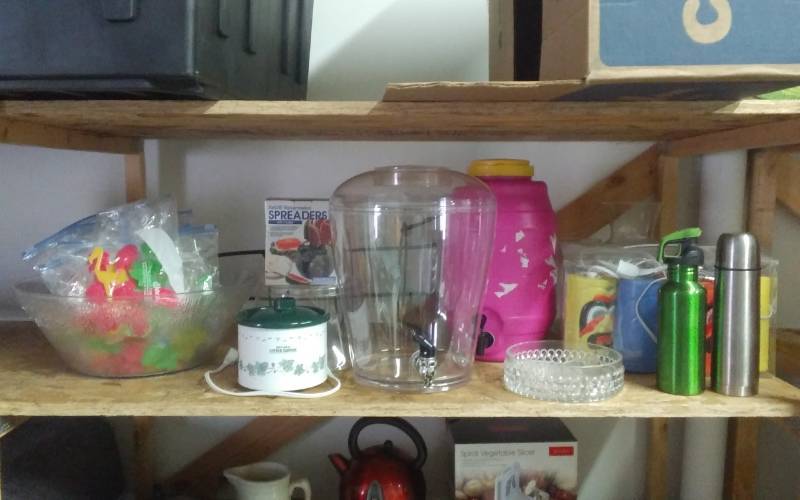 Picnic & Party Lot, Big Bowl, Tiki Lights, Beverage Dispensers, Tropical Flatware, More.