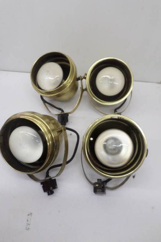 4 Vintage Lights
