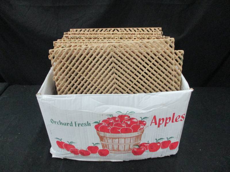 15 qty 16x16 Sqaures that lock together for the floor