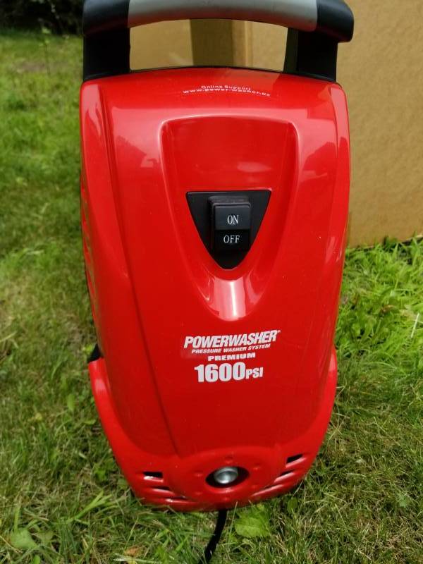 Powerwasher 1600 psi Pressure Washer