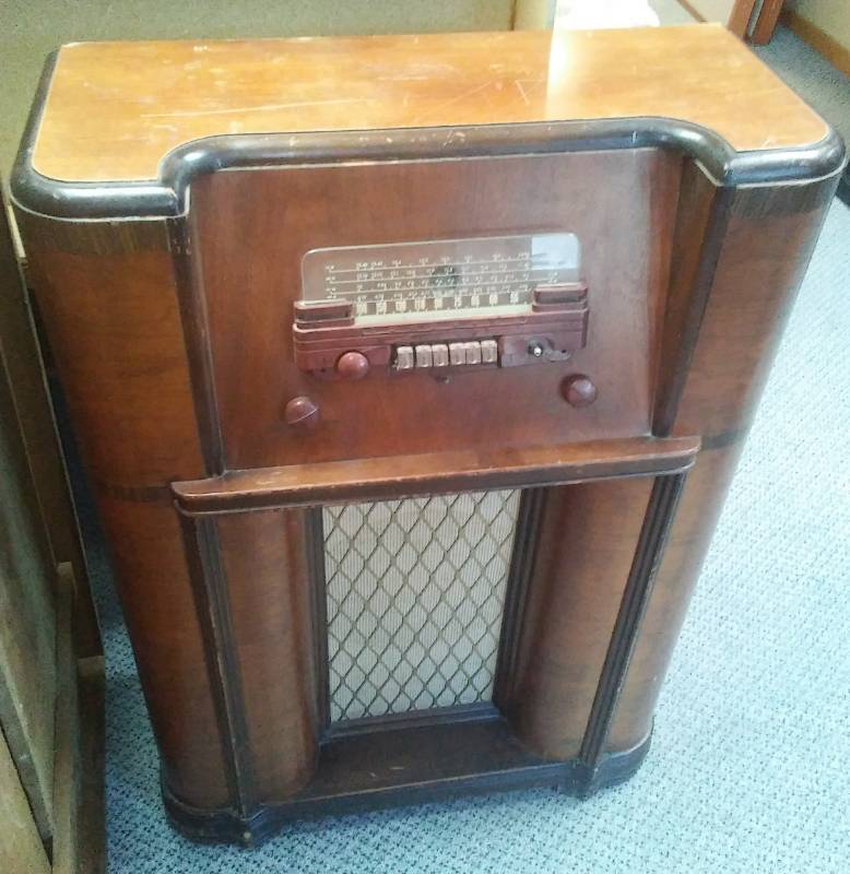 lot 6 image: Coronado Floor Radio