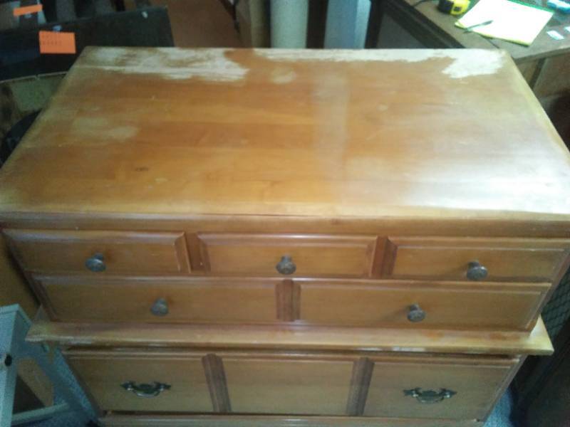 lot 7 image: Maple Dresser Desk Combination.