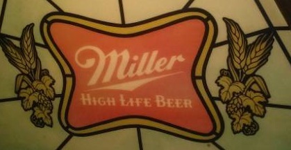 lot 22 image: Vintage Miller High Life Beer light