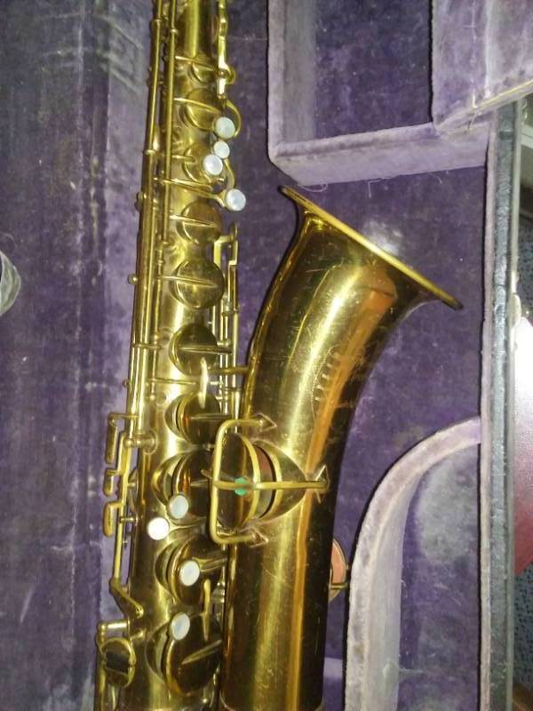 lot 47 image: Vintage saxophone alto Wurlitzer American.