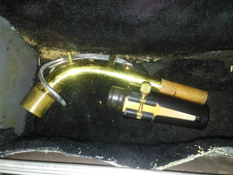 lot 48 image: Vintage saxophone alto Buesher aristocrat
