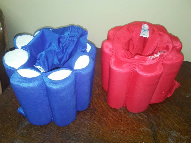 lot 54 image: 2 Aqua learn Toddler swim preservers, looks like new.