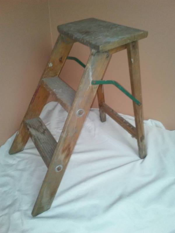 lot 59 image: Vintage wood ladder 3 step