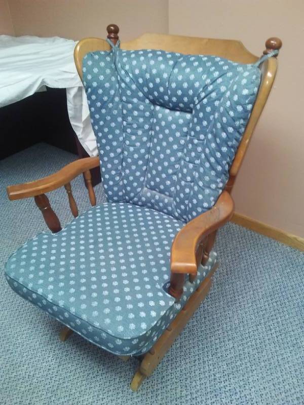 lot 62 image: Platform glider rocker chair.