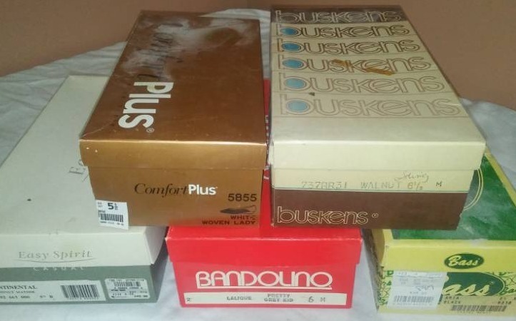 lot 72 image: 5 pairs of vintage womens shoes with boxes.