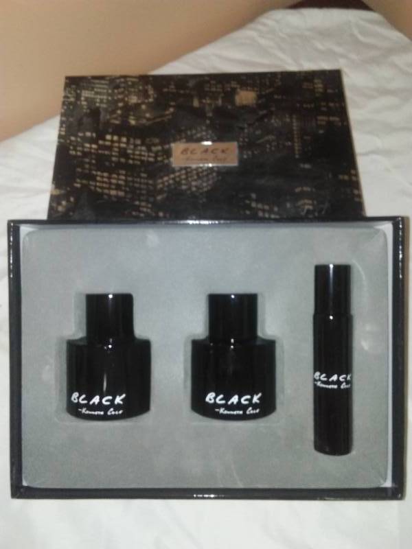 lot 105 image: Black Kenneth Cole gift set - mens cologne.