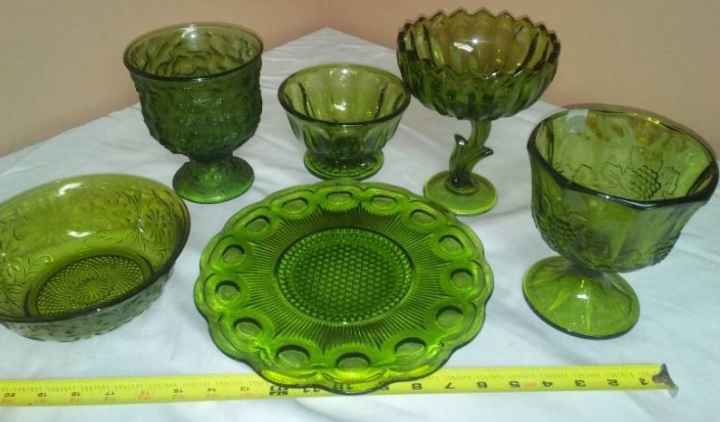 lot 125 image: Green Glass - 6 pieces