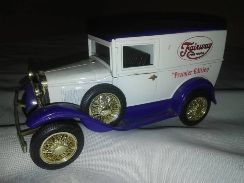 lot 130 image: Fairway Foods Model A Bank