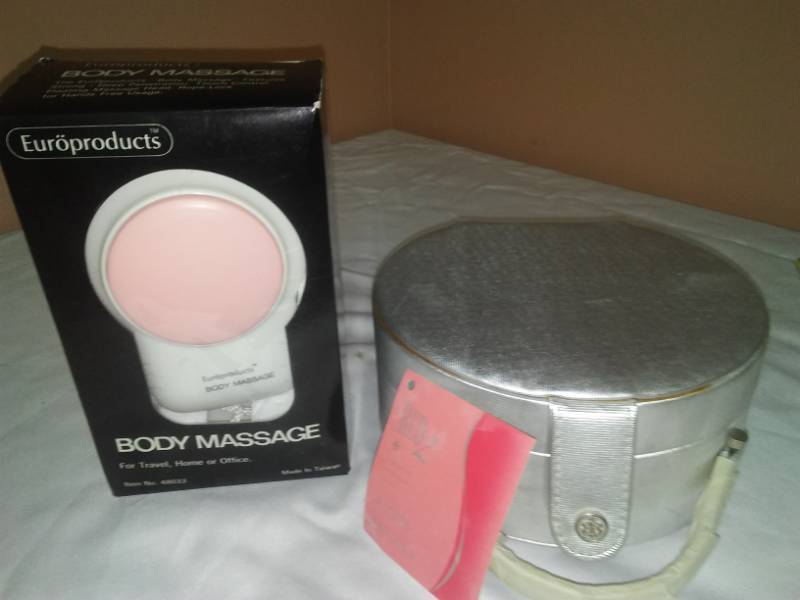 lot 136 image: New body massage and new Giorgio Beverly Hills makeup bag.
