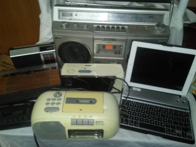 lot 171 image: Electronics - Zagg iPad not tested, radios. All power up.