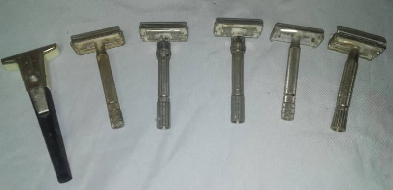 lot 174 image: 6 vintage razors, Gillette.
