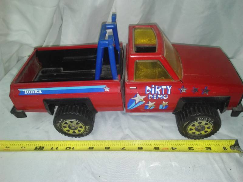 lot 191 image: Toy metal Tonka dirty demo Chevy pickup truck