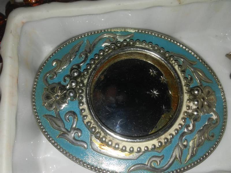 lot 202 image: Vintage Jewelry
