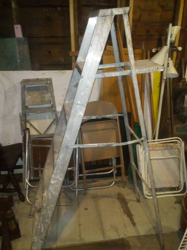 lot 223 image: 6 ft ladder aluminum - great shape.