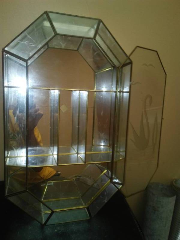 lot 269 image: Hanging mirrored curio shelving.