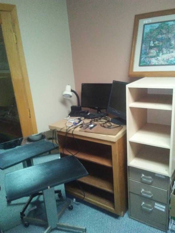 lot 270 image: Office furniture plus - Big Lot