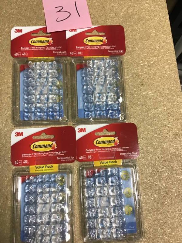 3M Command 40pk Clear Small Decorative Hooks in good condition