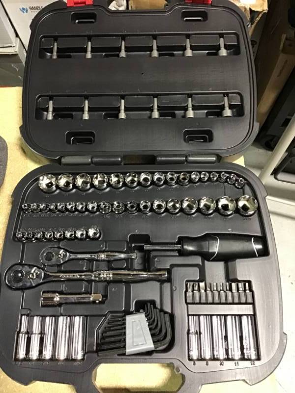 Husky Mechanics Tool Set (92-Piece) in good condition