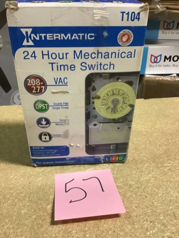 Intermatic T100 Series 40 Amp 24-Hour IndoB58or Mechanical Timer with Double Pole Single Throw Switching 240 VAC, Gray in good condition