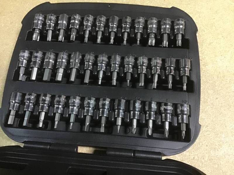 Husky 38 in. Drive Master Bit Socket Set (37-Piece) in good condition