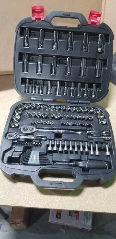 lot 29 image: Husky Mechanics Tool Set (111-Piece) Missing 4 pcs