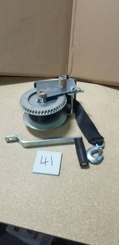 lot 41 image: Reese Towpower #1500 Winch with Strap in good condition