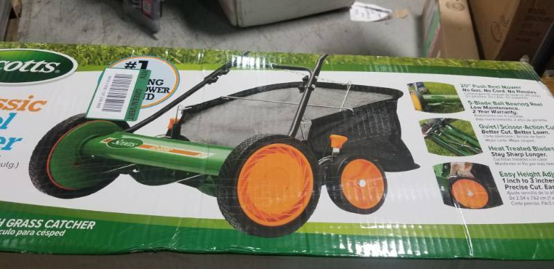 lot 70 image: Scotts 20 in. Manual Walk Behind Reel Mower with Grass Catcher in good condition