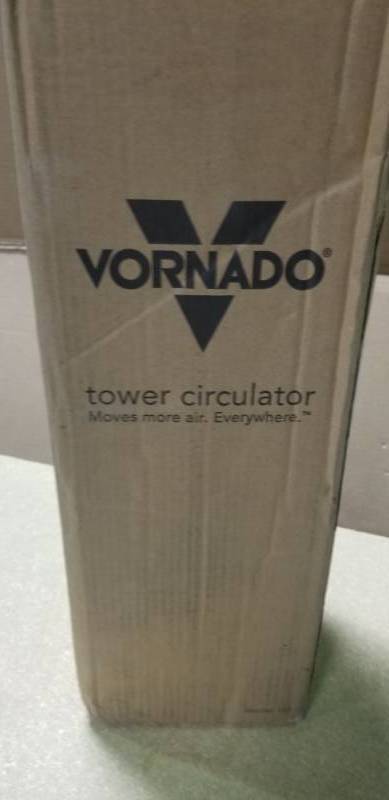 lot 76 image: Vornado FA1-0026-06 143BLK Tower Circulator USED in good condition