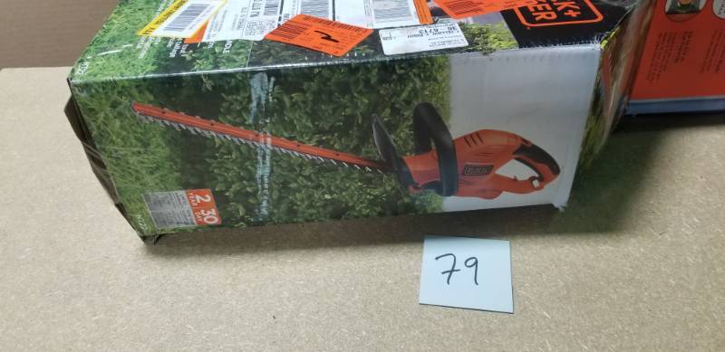 lot 79 image: BLACKDECKER 22 in. 4.0 Amp Corded Electric Hedge Trimmer in good condition