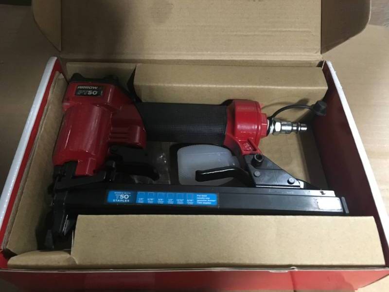 lot 30 image: Arrow Fastener Pneumatic Staple Gun in good condition