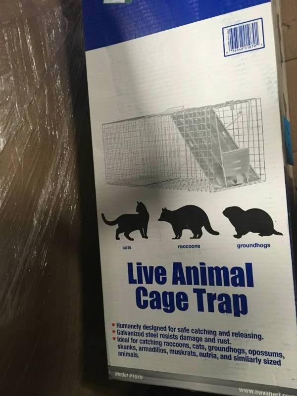 lot 37 image: Havahart Large 1-Door Live Animal Cage Trap not used