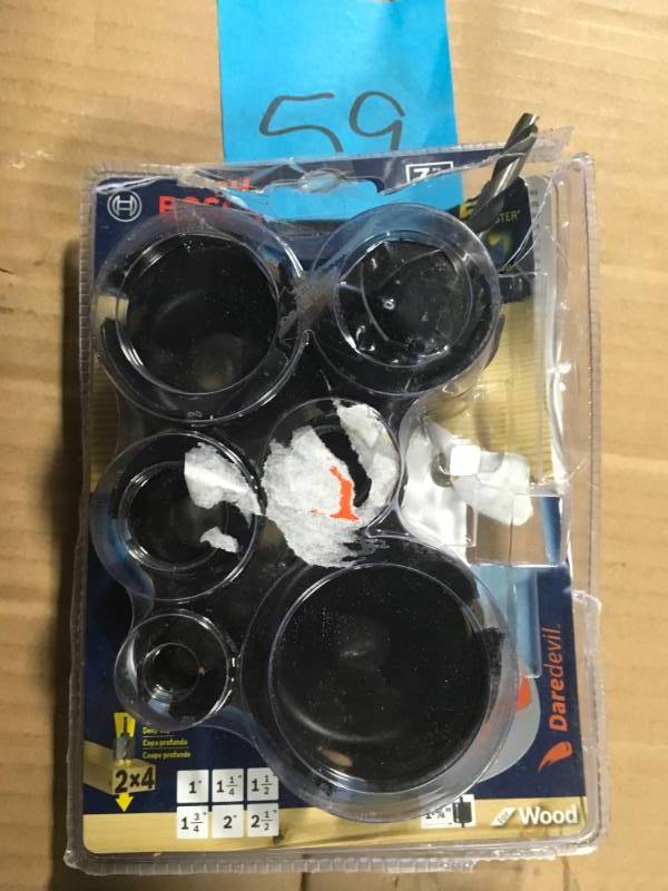 lot 59 image: Bosch Daredevil Wood Hole Saw Set in good condition