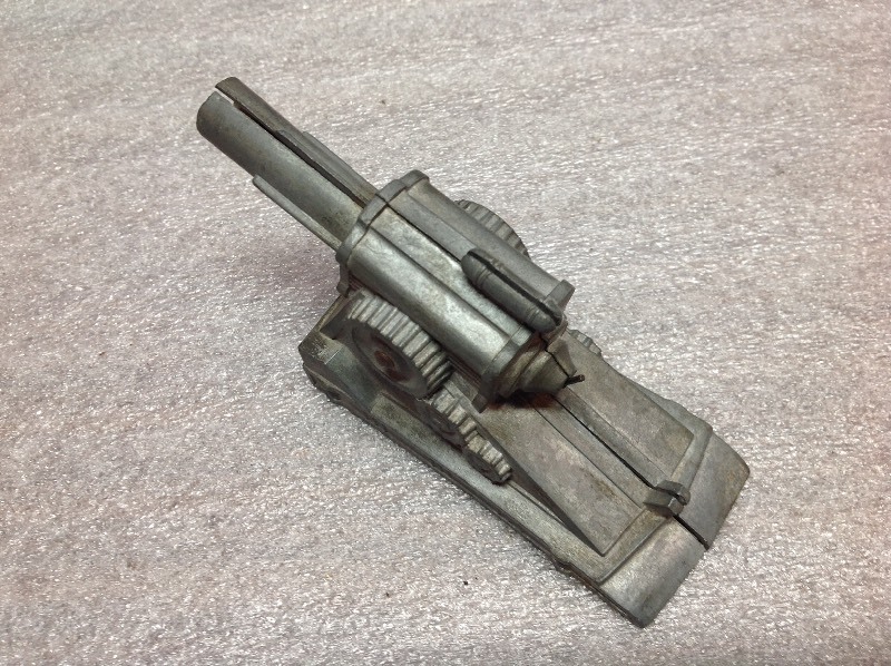 lot 8 image: Vintage Spring Action Toy Cannon