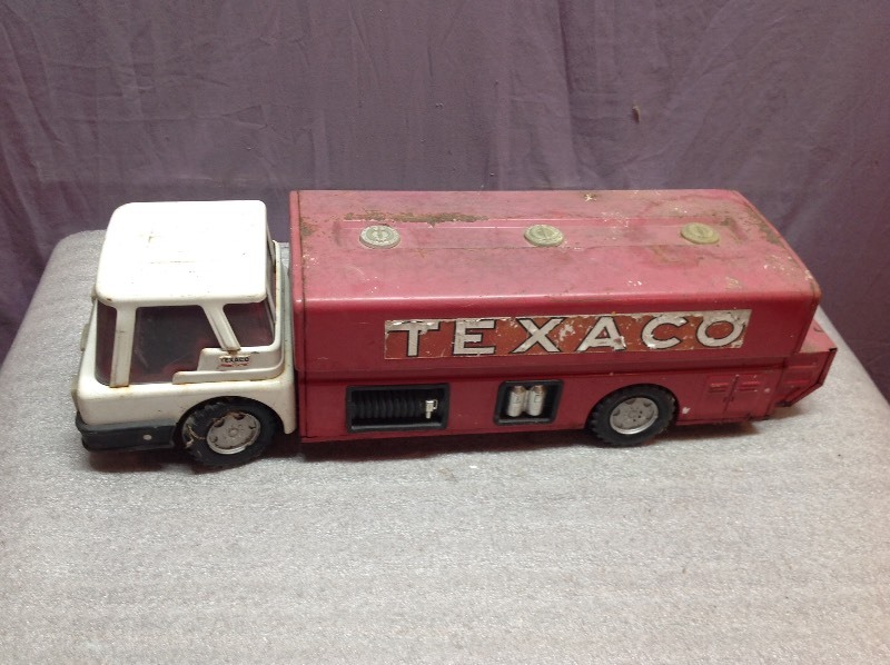 lot 14 image: Texaco Truck