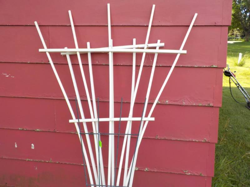 3 Trellis 2 Vinyl and 1 Metal...